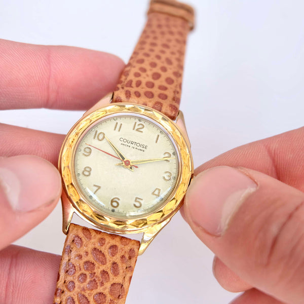 Montre ancienne fonctionne reparée