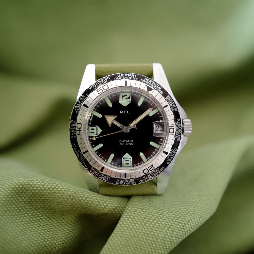 REL - Plongeuse Française  'Worldtimer'