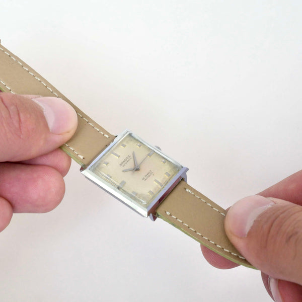Montre ancienne habillée