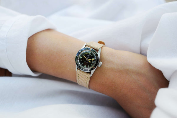 Montre ancienne pour femme vintage