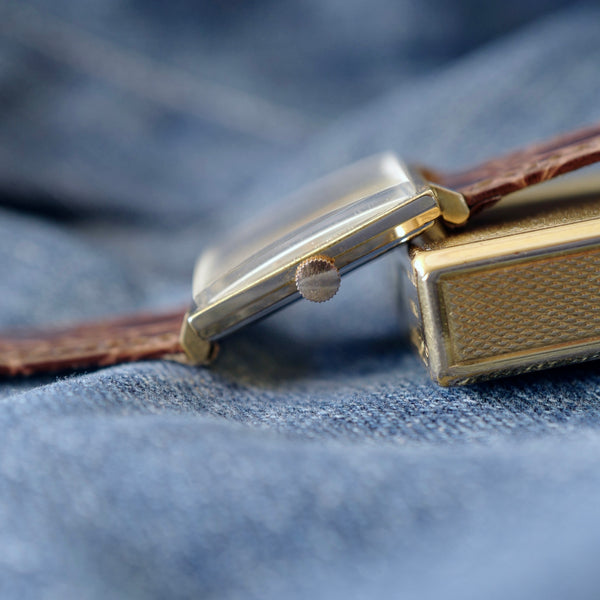 Montre ancienne révisée pour homme pour femme carré