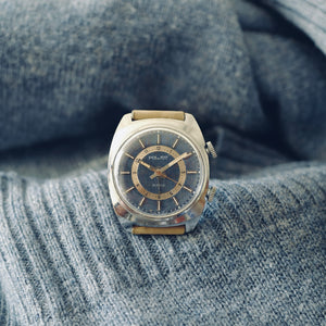 Montre ancienne soviétique alarme