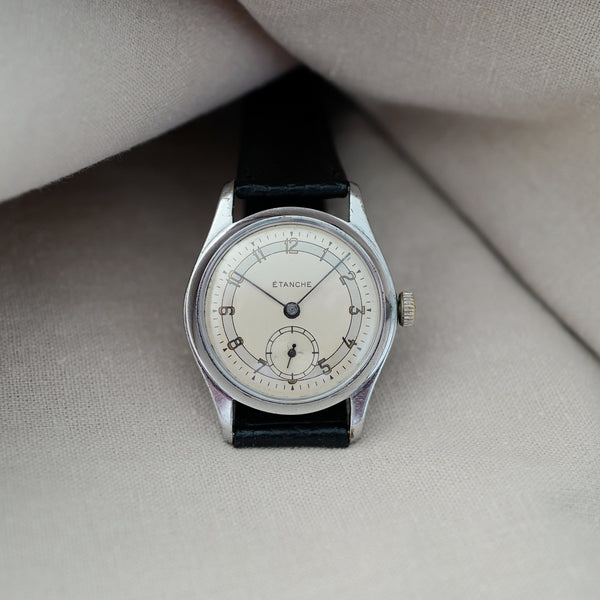 Montre ancienne style militaire cadran blanc