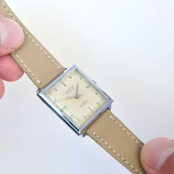 Montre automatique carrée acier