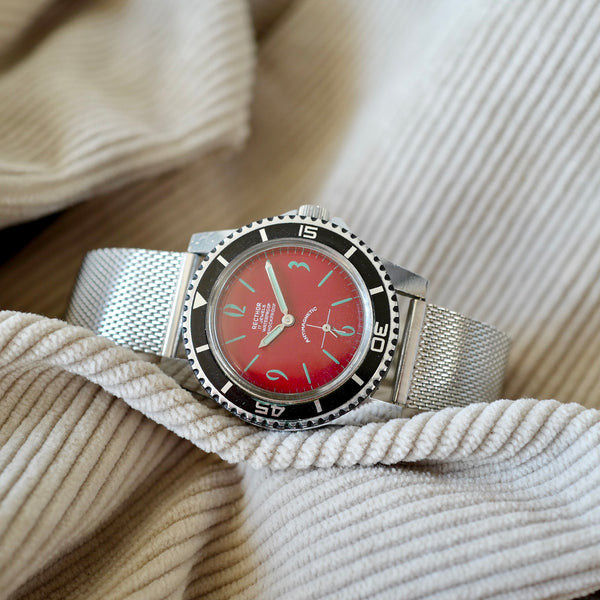 Montre cadran rouge vintage