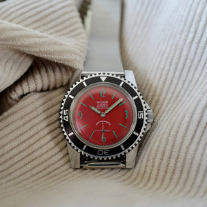 Montre cadran rouge vintage mécanique