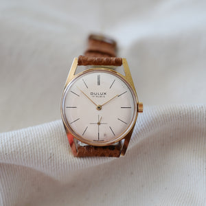 Montre classique vintage mécanique calatrava