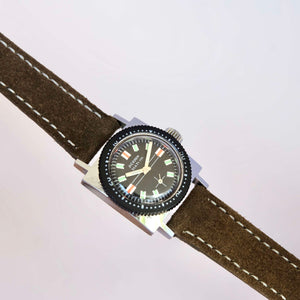 Montre de plongée ancienne