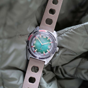 Montre de plongée vintage cadran vert patine