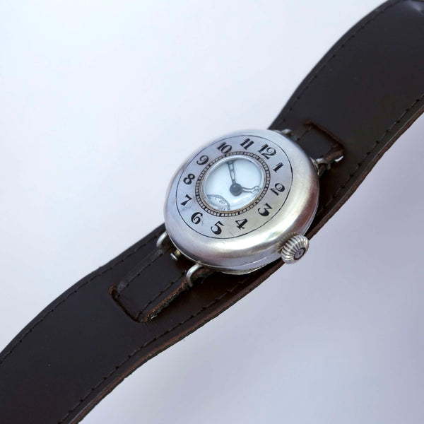 Montre de soldat poilu militaire