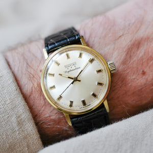 Montre dorée Pontiac Hydrolica