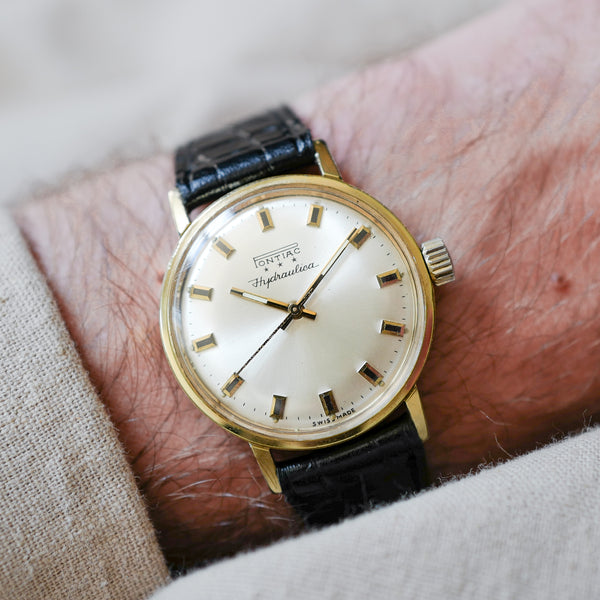 Montre dorée Pontiac Hydrolica