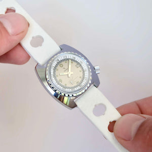 Montre étanche femme ancienne Yema