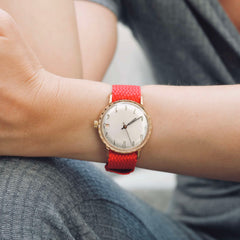 Montre femme anonyme ronde mécanique homme idée cadeau