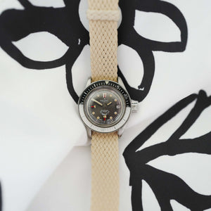 Montre femme vintage sport