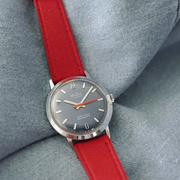 Montre fond bleu vintage MuDu
