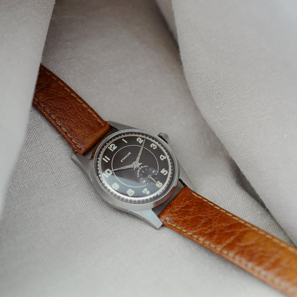 Montre fond patiné vintage