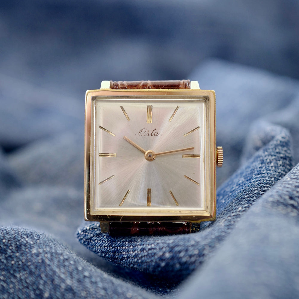 Montre carré vintage manuelle