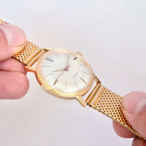 Montre anonyme habillée costume mécanique vintage