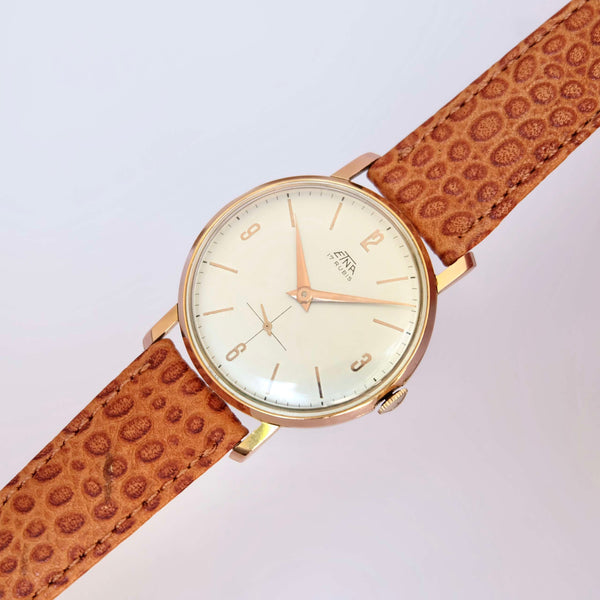 Montre neuve de stock mécanique