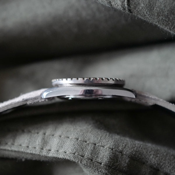 Montre petite sportive Étoile vintage quartz diver