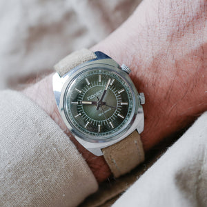 Montre réveil mécanique vintage