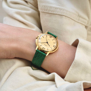 Montre soviétique ovale dorée mécanique