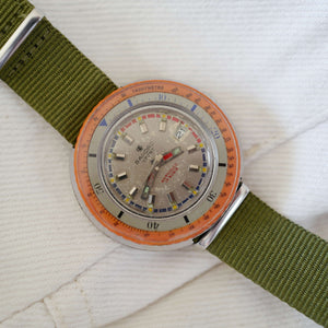 Montre sport plongée orange vintage