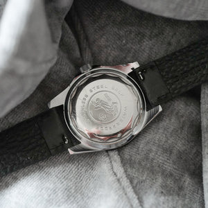 Montre vintage ancienne mécanique manuelle