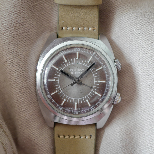 Montre vintage cadran marron jolie patine russe