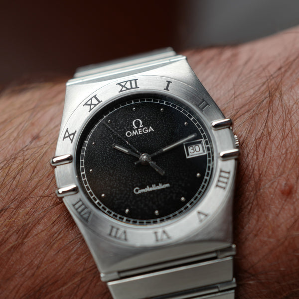Vue rapprochée de l'Omega Constellation au poignet