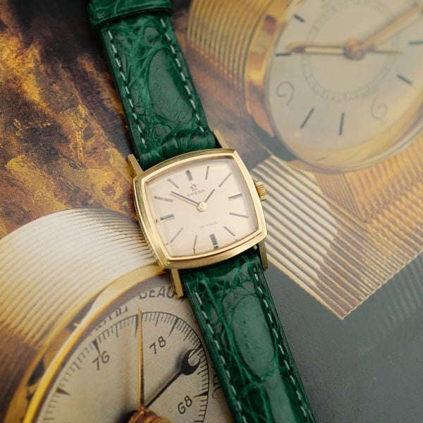 Cadran champagne et index dorés de l'Omega De Ville