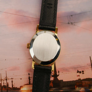 Omega De Ville mini Ellipse dorée pour femme vintage 1989 NOS