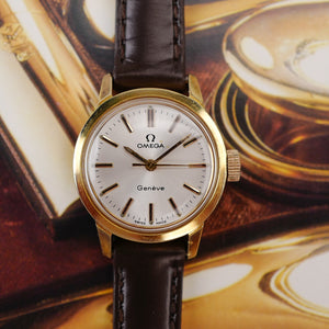 OMEGA Genève vintage 1980 plaqué or vue de face