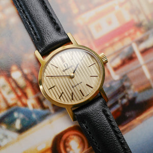 Omega Genève mini Ellipse mécanique pour femme vintage 1989 neuve de stock NOS