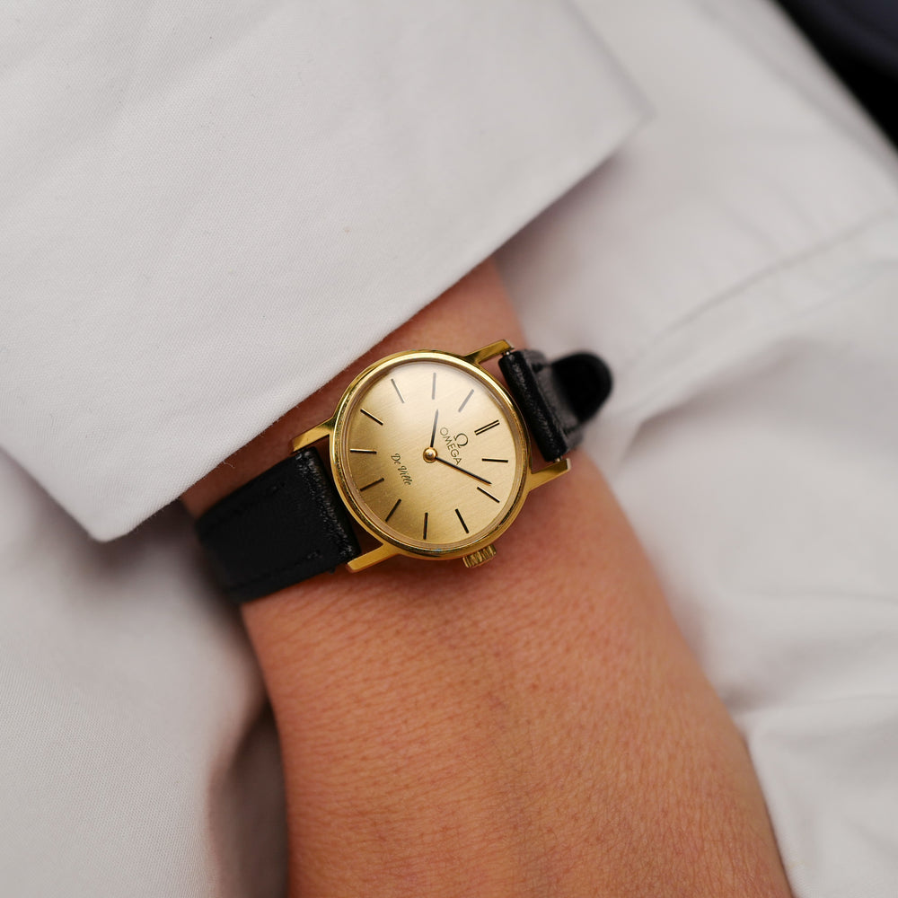 Omega Genève mini Ellipse mécanique pour femme vintage NOS 1980