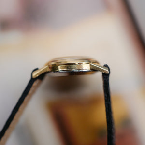 Omega mini montre de cocktail dorée pour femme vintage 1960