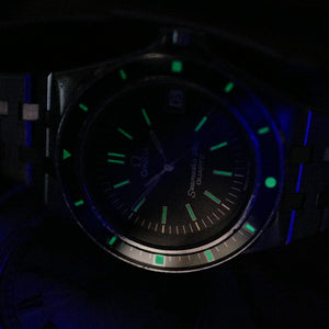 Luminescence des index et de la lunette de la Seamaster 120