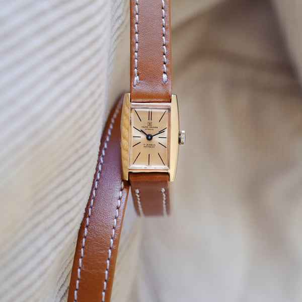 Petite montre femme dorée bracelet double-tour