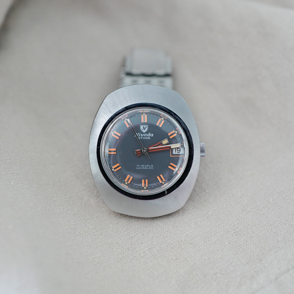 Montre vintage Nivada neuve de stock