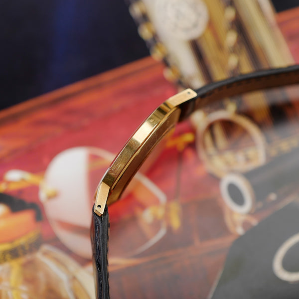 Profil du boîtier fin en or jaune de la Rolex Cellini 4112