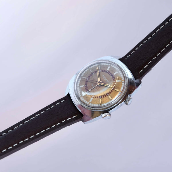 Véritable montre soviétique ancienne