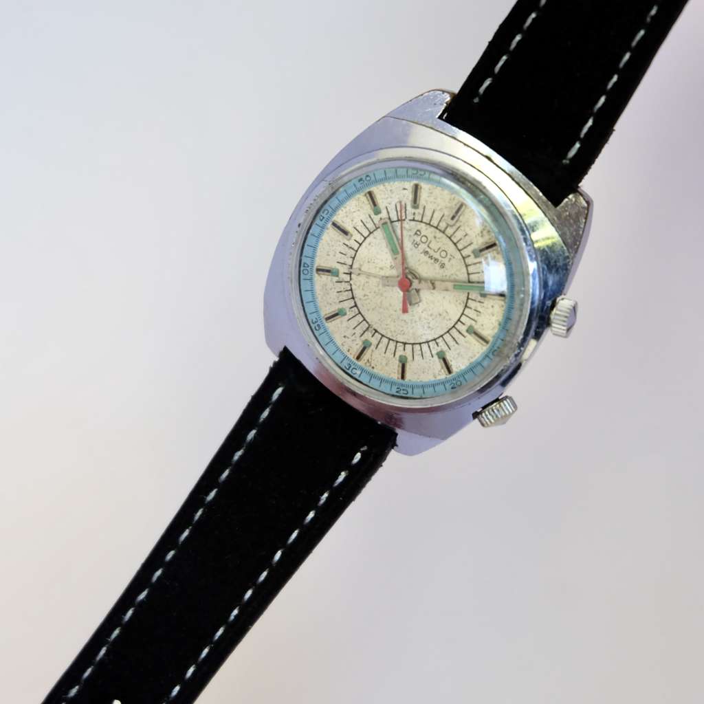 montre blanc patine vintage