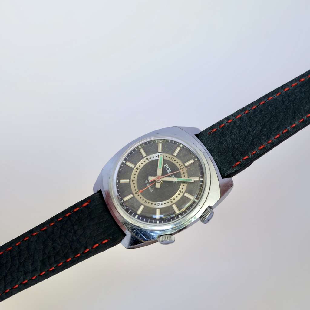 montre cadran bleu acier bracelet sport