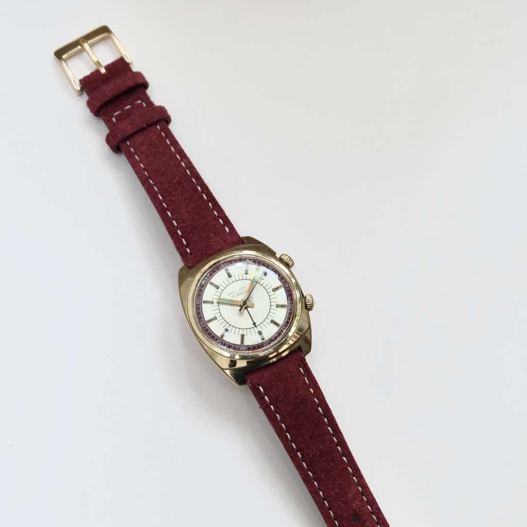 montre femme vintage accessible