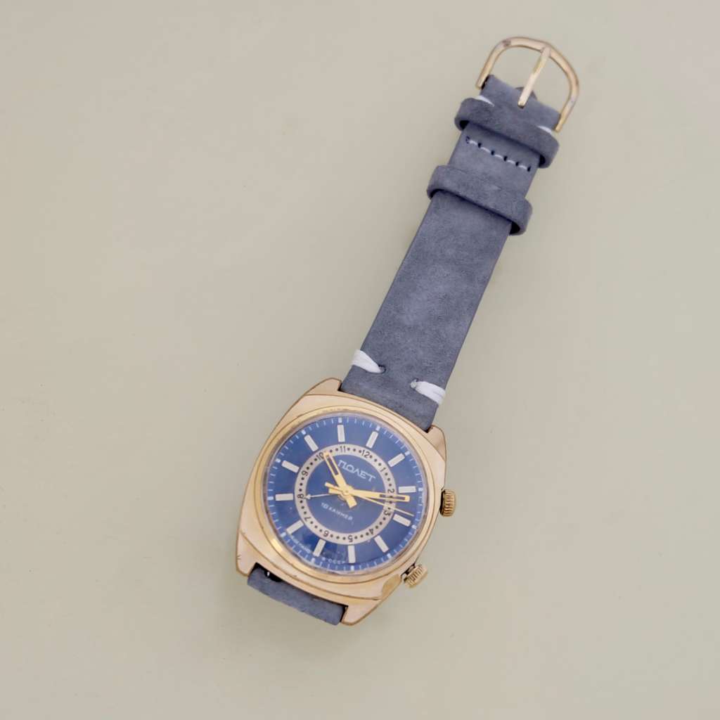 Poljot alarm montre sovietique ancienne garantie bleu gold or