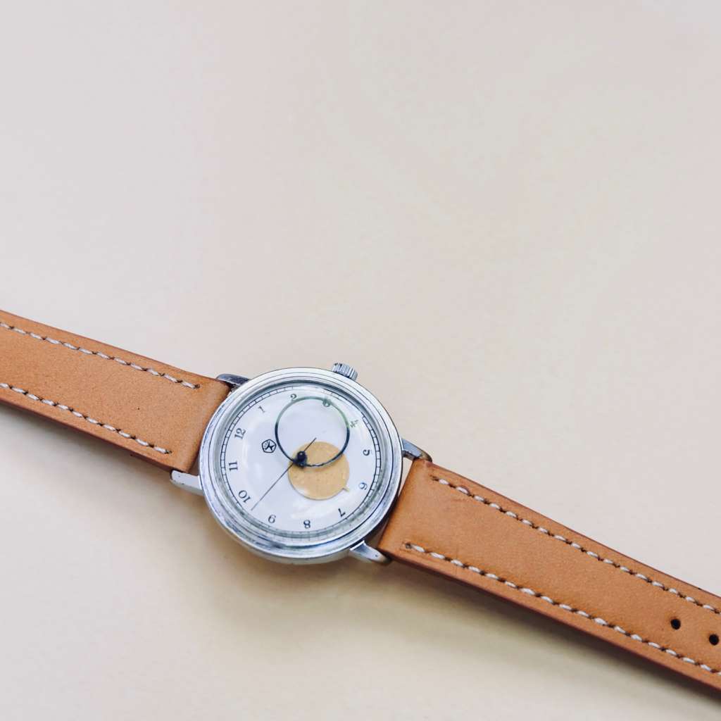 Raketa montre copernic kopernik vintage russe sovietique planete aiguille