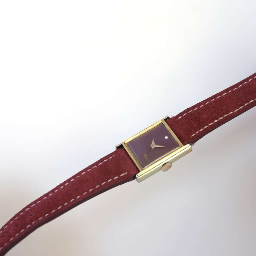 Classique montre ancienne rectangulaire femme