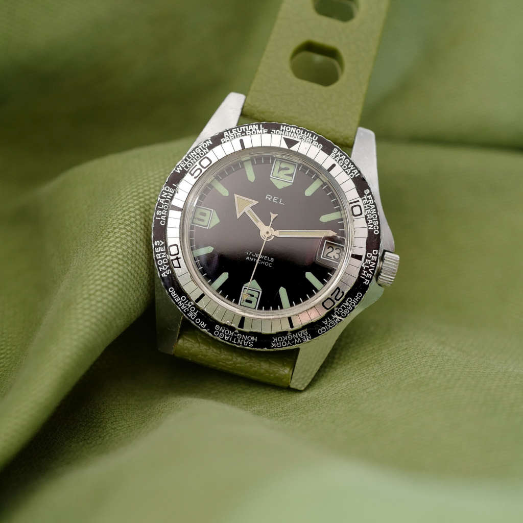 Montre fuseaux horaires vintage