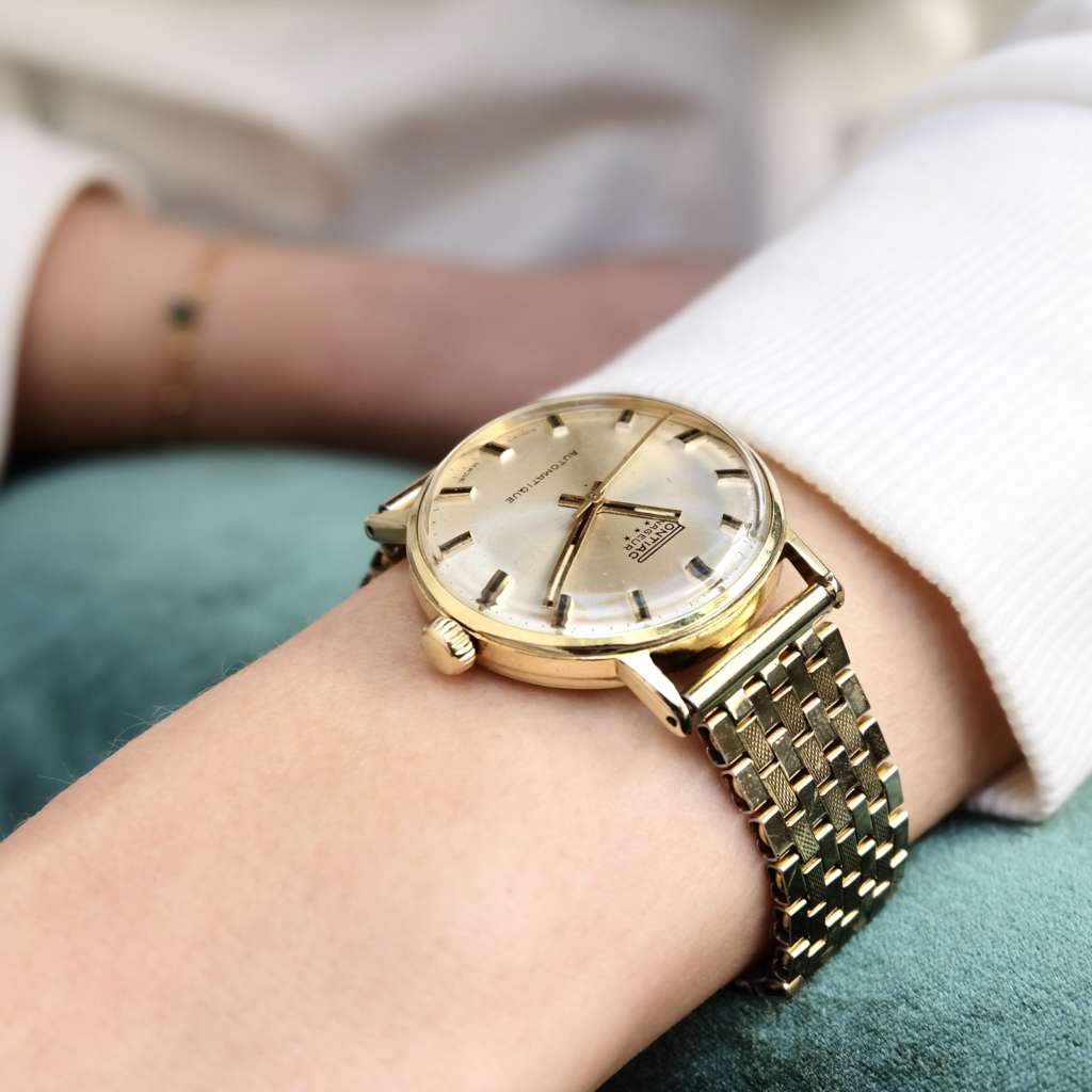 Montre femme idée cadeau vintage upcycling